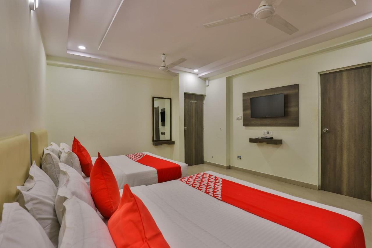 Oyo 26999 Hotel Sg Ahmedabad Exterior photo
