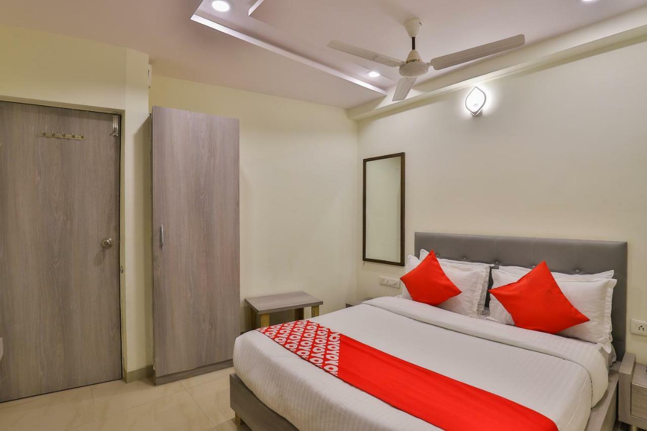 Oyo 26999 Hotel Sg Ahmedabad Exterior photo